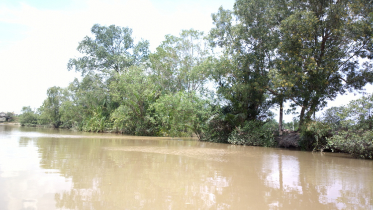 Du ngoạn trên biển bằng xuồng phao bơm hơi.