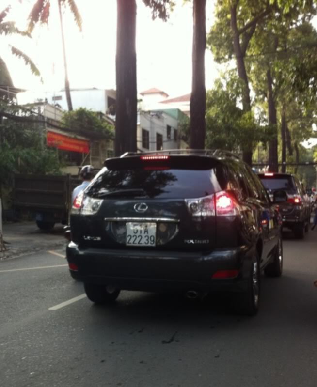 Văn hóa và Xe xịn Lexus..:-(