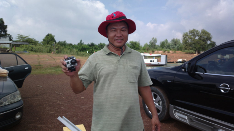 Du ngoạn trên biển bằng xuồng phao bơm hơi. Du ngoạn trên biển bằng xuồng phao bơm hơi.