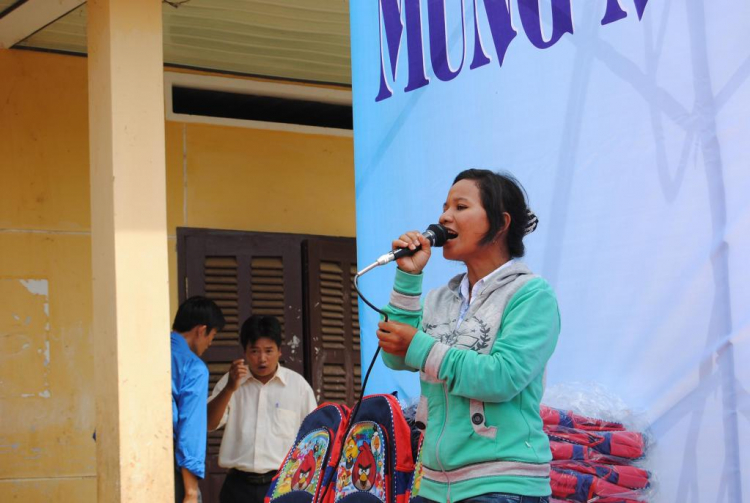 Hình ảnh chương trình " Đưa Em Vượt Suối băng rừng" tại khánh Sơn Hình ảnh chương trình " Đưa Em Vượt Suối băng rừng" tại khánh Sơn