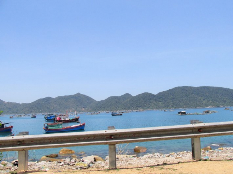 Chuyến du lịch hè 2014 biển và núi của nhà em. Chuyến du lịch hè 2014 biển và núi của nhà em.