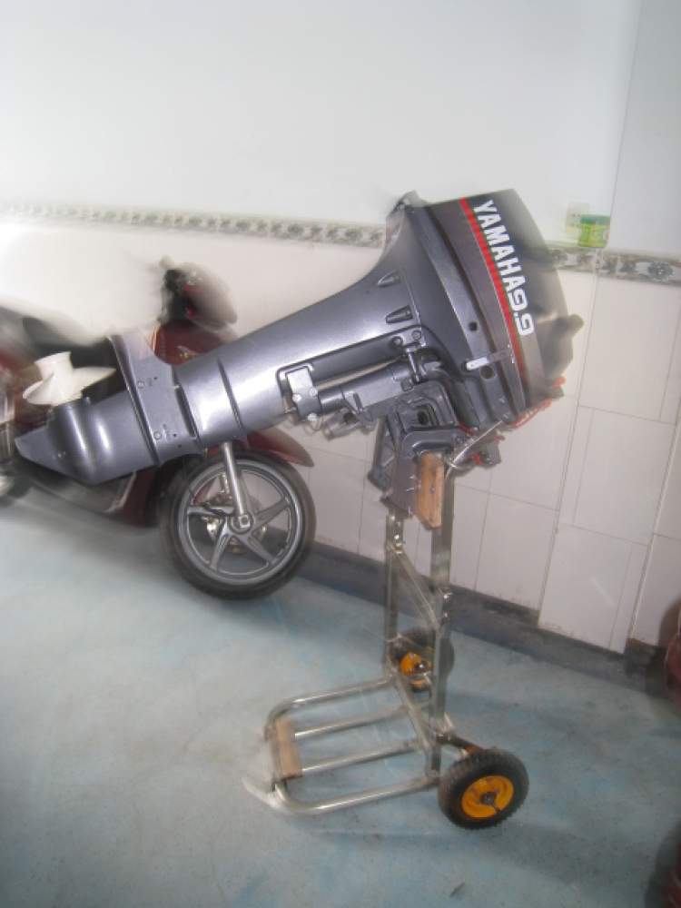 Du ngoạn trên biển bằng xuồng phao bơm hơi. Du ngoạn trên biển bằng xuồng phao bơm hơi.