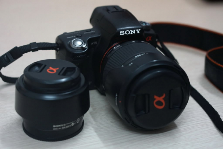 Em cần thanh lý máy ảnh Sony A55 + dàn ống kính