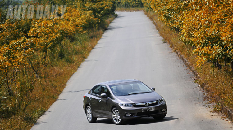 Một ngày cùng Honda Civic 2.0AT 2012! Mời các cụ vào góp ý thêm ạ! Một ngày cùng Honda Civic 2.0AT 2012! Mời các cụ vào góp ý thêm ạ!