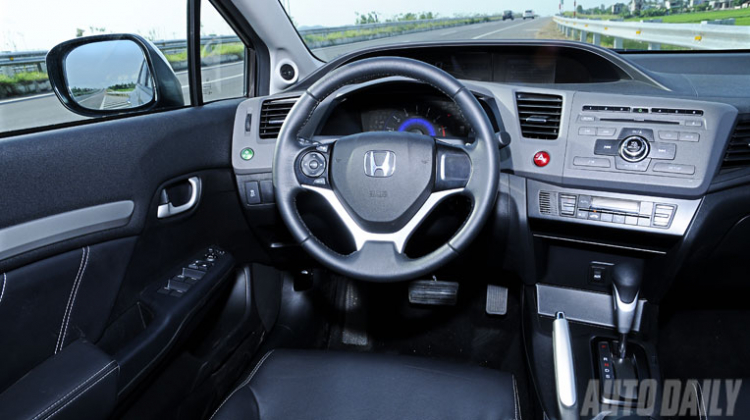 Một ngày cùng Honda Civic 2.0AT 2012! Mời các cụ vào góp ý thêm ạ! Một ngày cùng Honda Civic 2.0AT 2012! Mời các cụ vào góp ý thêm ạ!