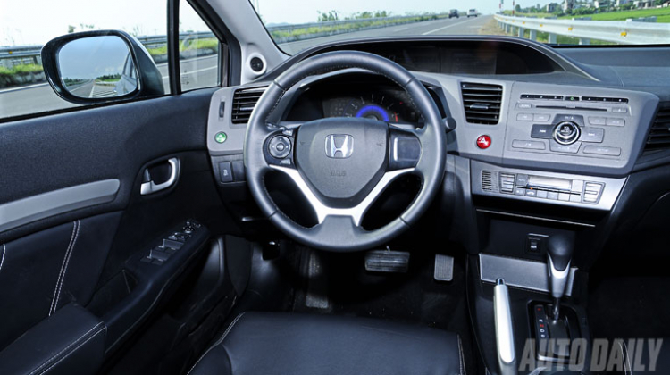 Một ngày cùng Honda Civic 2.0AT 2012! Mời các cụ vào góp ý thêm ạ!