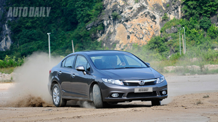 Một ngày cùng Honda Civic 2.0AT 2012! Mời các cụ vào góp ý thêm ạ!