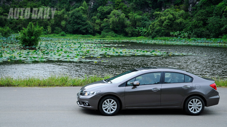Một ngày cùng Honda Civic 2.0AT 2012! Mời các cụ vào góp ý thêm ạ! Một ngày cùng Honda Civic 2.0AT 2012! Mời các cụ vào góp ý thêm ạ!