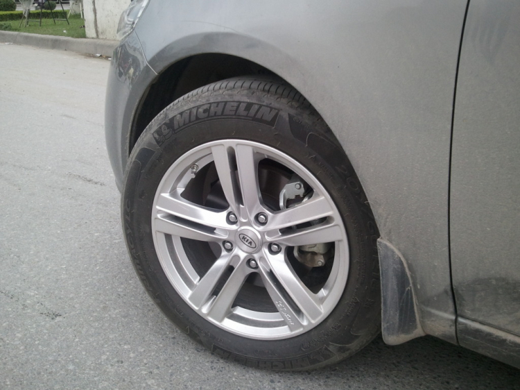 Xin hình ảnh thực tế KIA FORTE xuống mâm 16 Xin hình ảnh thực tế KIA FORTE xuống mâm 16