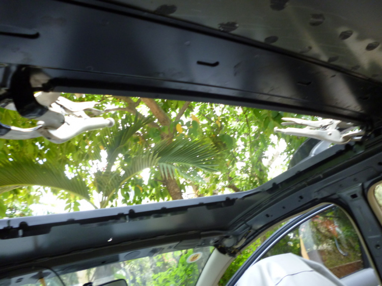 Em Nissan Livina lên cửa sổ trời (Sunroof)