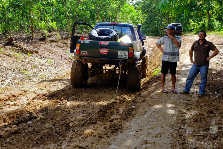 Ảnh hành trình tiền trạm cùng hội Xe Địa Hình Sài Gòn cho giải off-road "khủng" SAT 2012