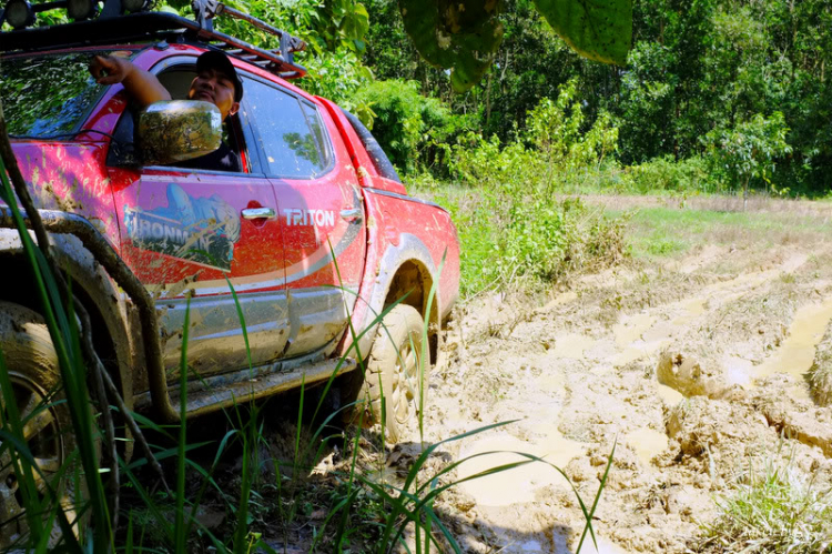 Ảnh hành trình tiền trạm cùng hội Xe Địa Hình Sài Gòn cho giải off-road "khủng" SAT 2012