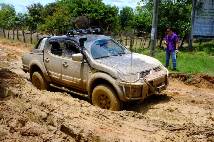 Ảnh hành trình tiền trạm cùng hội Xe Địa Hình Sài Gòn cho giải off-road "khủng" SAT 2012