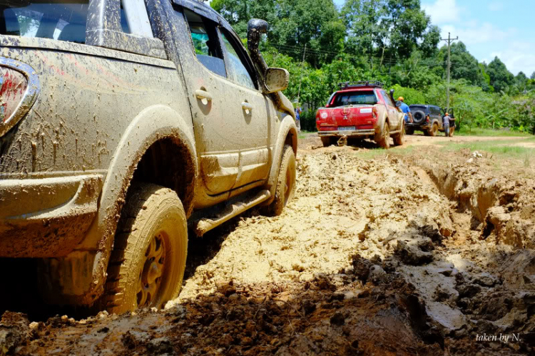 Ảnh hành trình tiền trạm cùng hội Xe Địa Hình Sài Gòn cho giải off-road "khủng" SAT 2012