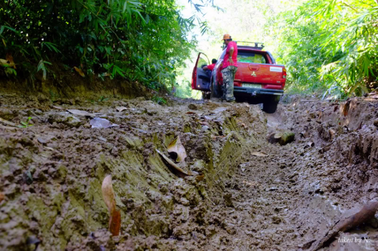 Ảnh hành trình tiền trạm cùng hội Xe Địa Hình Sài Gòn cho giải off-road "khủng" SAT 2012