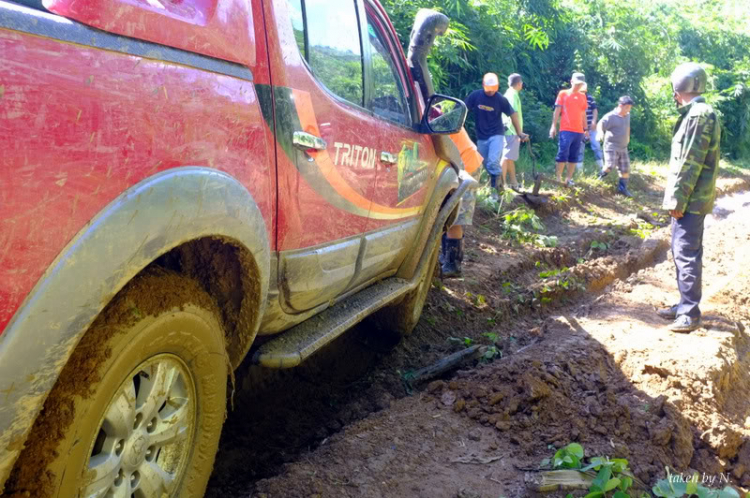 Ảnh hành trình tiền trạm cùng hội Xe Địa Hình Sài Gòn cho giải off-road "khủng" SAT 2012