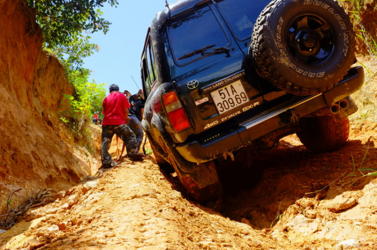 Ảnh hành trình tiền trạm cùng hội Xe Địa Hình Sài Gòn cho giải off-road "khủng" SAT 2012