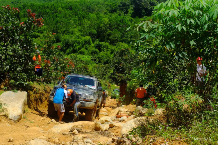 Ảnh hành trình tiền trạm cùng hội Xe Địa Hình Sài Gòn cho giải off-road "khủng" SAT 2012