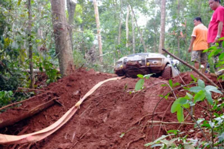 Ảnh hành trình tiền trạm cùng hội Xe Địa Hình Sài Gòn cho giải off-road "khủng" SAT 2012 Ảnh hành trình tiền trạm cùng hội Xe Địa Hình Sài Gòn cho giải off-road "khủng" SAT 2012