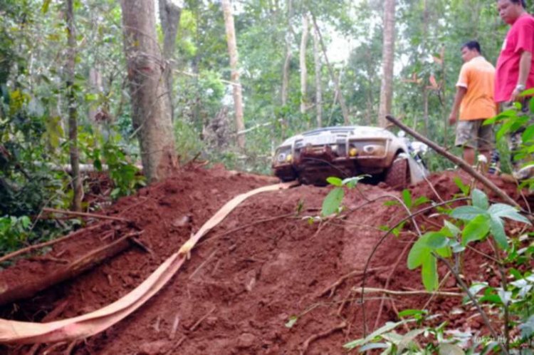 Ảnh hành trình tiền trạm cùng hội Xe Địa Hình Sài Gòn cho giải off-road "khủng" SAT 2012