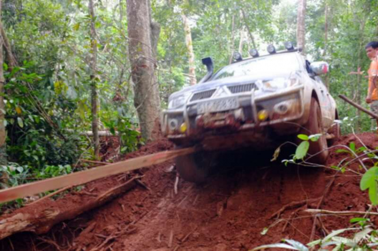 Ảnh hành trình tiền trạm cùng hội Xe Địa Hình Sài Gòn cho giải off-road "khủng" SAT 2012