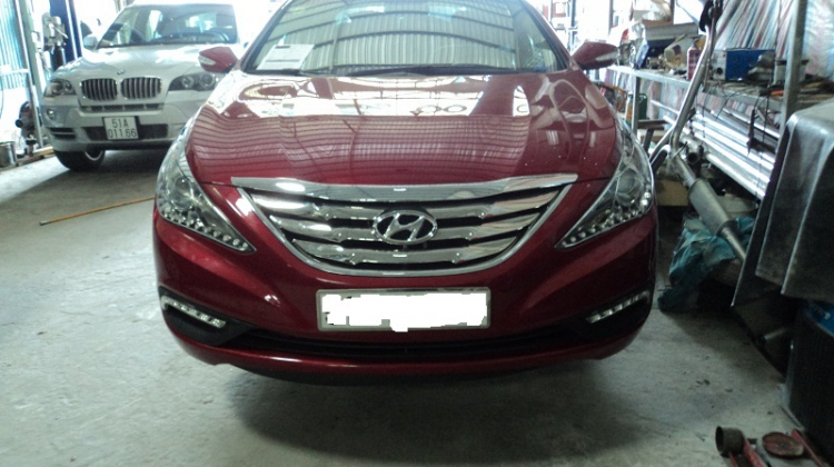 Hyundai sonata độ pô, lên đèn,  tuốt lại chân dài .