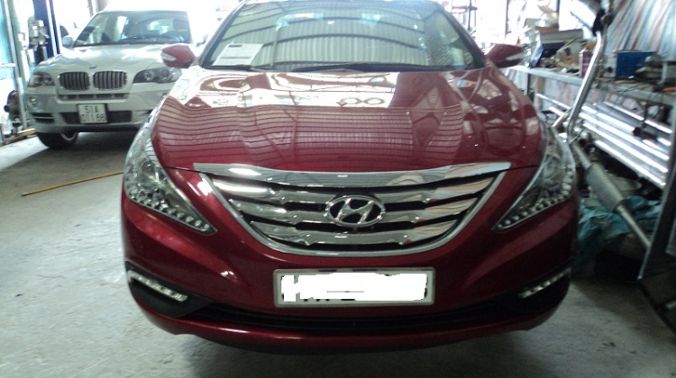 Hyundai sonata độ pô, lên đèn,  tuốt lại chân dài .