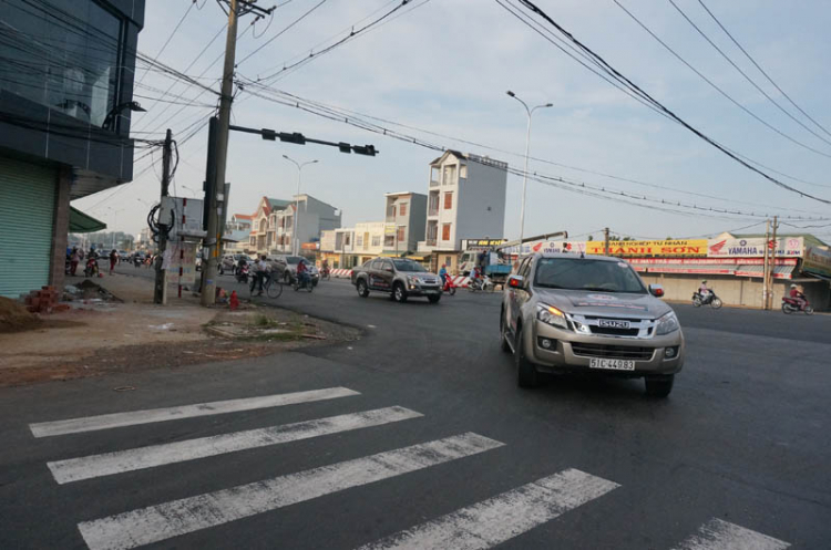 Đoàn Caravan Isuzu D-Max tham gia hành trình "Kết nối đam mê - sẻ chia cộng đồng" Đoàn Caravan Isuzu D-Max tham gia hành trình "Kết nối đam mê - sẻ chia cộng đồng"