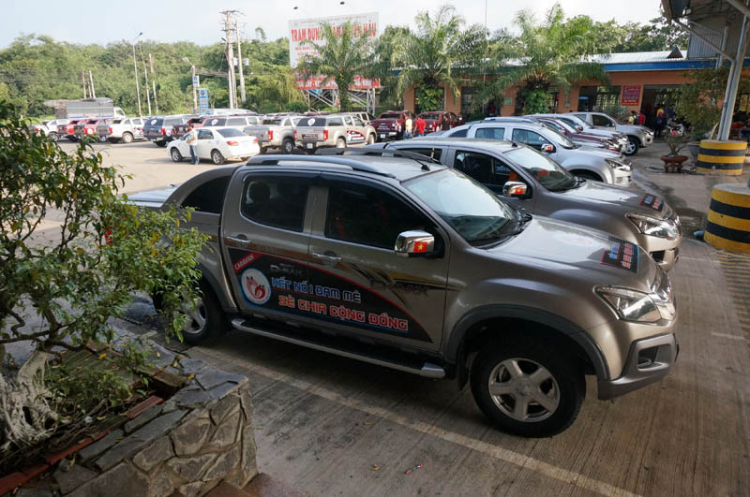 Đoàn Caravan Isuzu D-Max tham gia hành trình "Kết nối đam mê - sẻ chia cộng đồng"