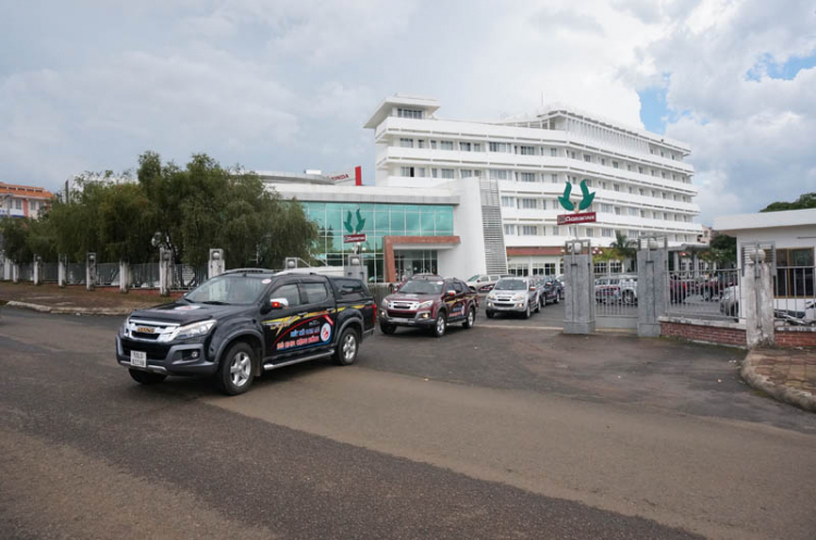 Đoàn Caravan Isuzu D-Max tham gia hành trình "Kết nối đam mê - sẻ chia cộng đồng" Đoàn Caravan Isuzu D-Max tham gia hành trình "Kết nối đam mê - sẻ chia cộng đồng"