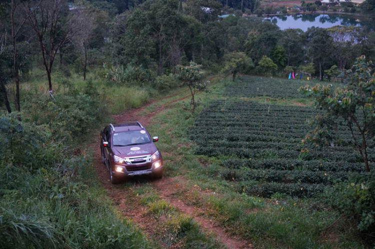 Đoàn Caravan Isuzu D-Max tham gia hành trình "Kết nối đam mê - sẻ chia cộng đồng" Đoàn Caravan Isuzu D-Max tham gia hành trình "Kết nối đam mê - sẻ chia cộng đồng"