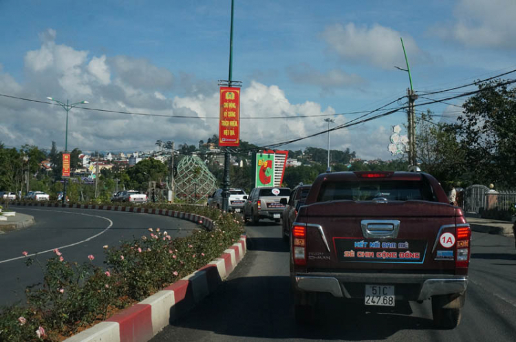 Đoàn Caravan Isuzu D-Max tham gia hành trình "Kết nối đam mê - sẻ chia cộng đồng"