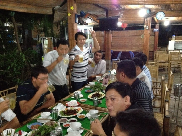 Hội "Thi Ca Bo Ke"