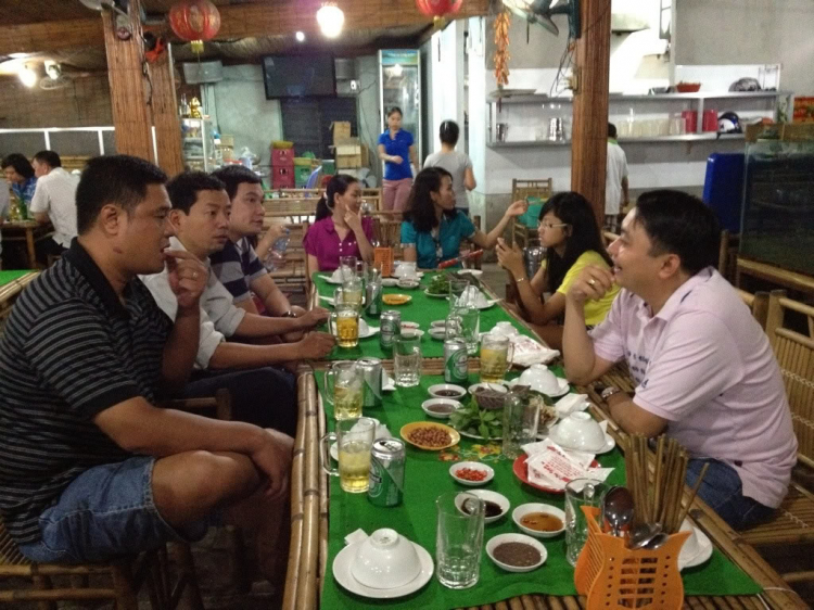 Hội "Thi Ca Bo Ke"