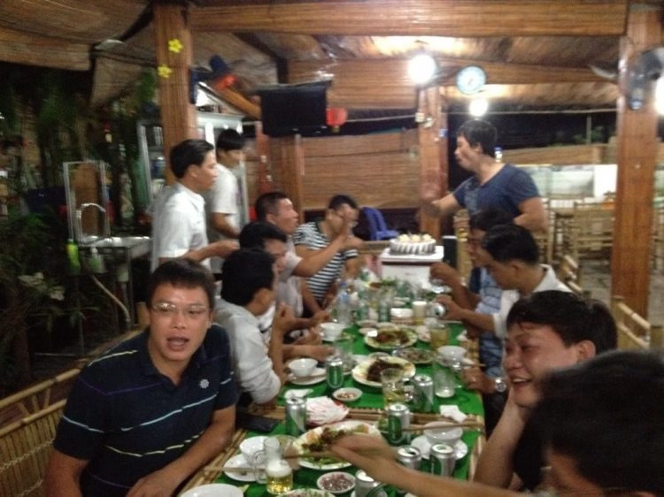 Hội "Thi Ca Bo Ke"