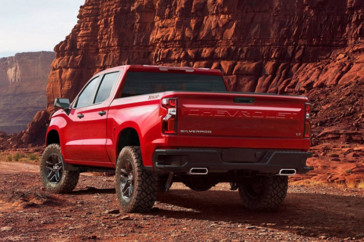 Chevrolet Silverado 2019 lộ diện, Ford F-150 phải dè chừng