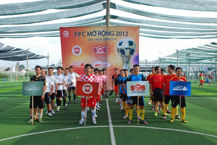 Vài hình ảnh Giải bóng đá tứ hùng FIFC mở rộng 2012 Vài hình ảnh Giải bóng đá tứ hùng FIFC mở rộng 2012