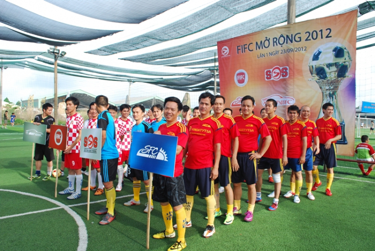Vài hình ảnh Giải bóng đá tứ hùng FIFC mở rộng 2012 Vài hình ảnh Giải bóng đá tứ hùng FIFC mở rộng 2012