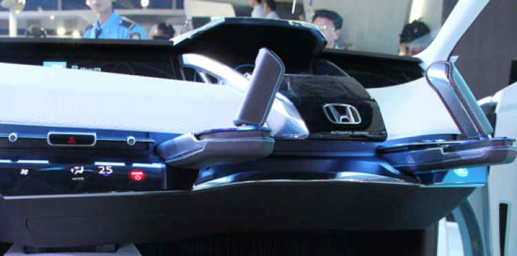 AC-X concept, chiếc xe "xanh" hấp dẫn của Honda tại VN Motor Show 2012