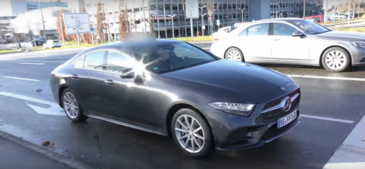 Mercdes-Benz CLS 450 thế hệ mới lần đầu tiên xuất hiện trên đường phố.