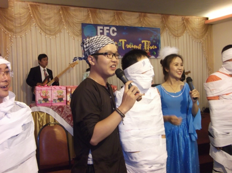 Vui tết trung thu cùng các thành viên nhí của FFC Vui tết trung thu cùng các thành viên nhí của FFC