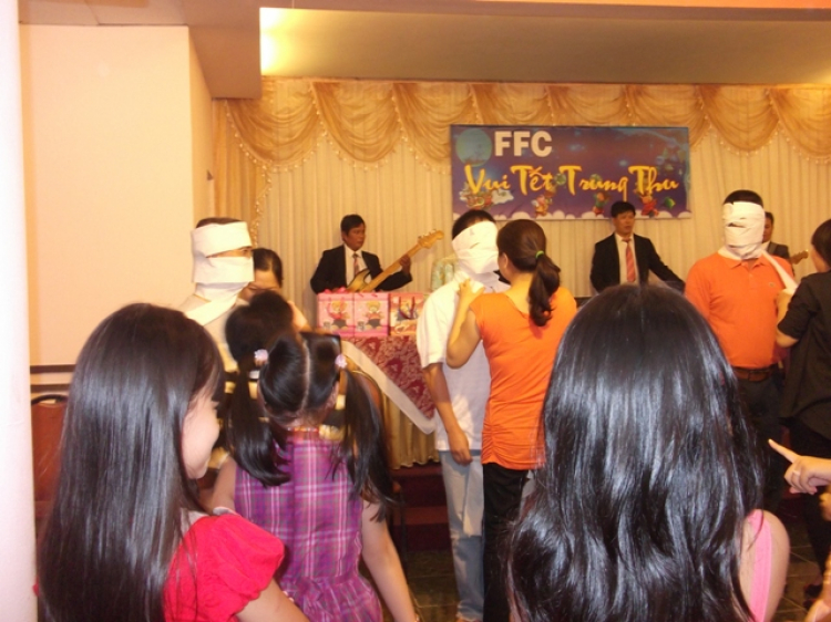 Vui tết trung thu cùng các thành viên nhí của FFC Vui tết trung thu cùng các thành viên nhí của FFC
