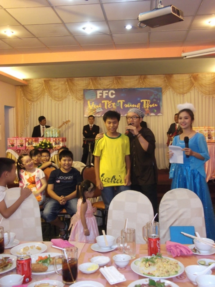 Vui tết trung thu cùng các thành viên nhí của FFC Vui tết trung thu cùng các thành viên nhí của FFC