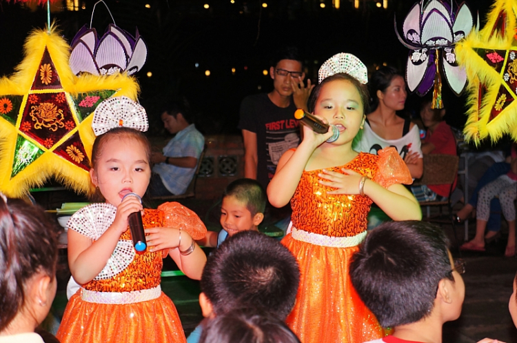 Cùng nhau rước đèn Trung Thu, đón Chị Hằng..!