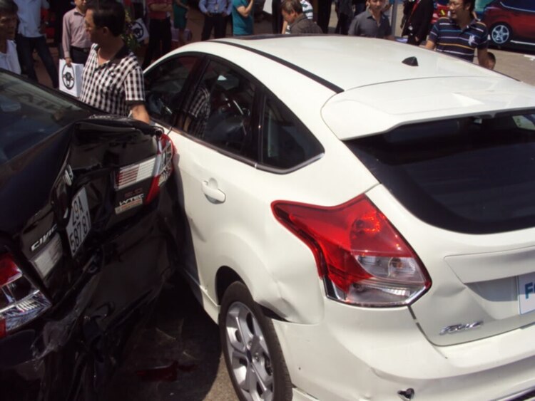 So sánh độ cứng của Ford với Honda