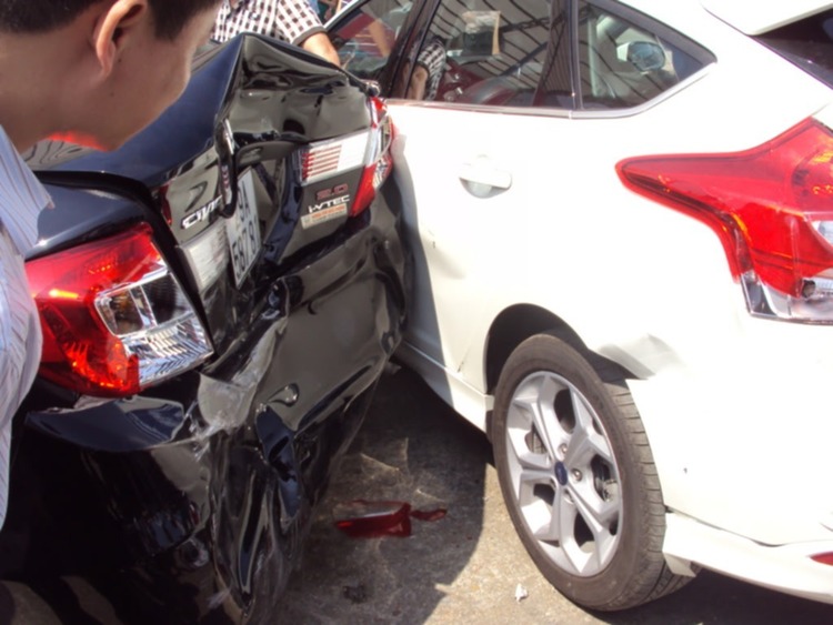 So sánh độ cứng của Ford với Honda