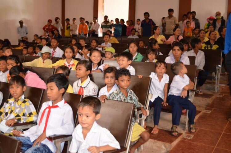 MFC trao quà trung thu cho trẻ em nghèo tại Bình phước ngày 29.9 MFC trao quà trung thu cho trẻ em nghèo tại Bình phước ngày 29.9