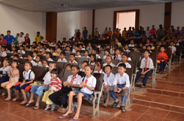 MFC trao quà trung thu cho trẻ em nghèo tại Bình phước ngày 29.9 MFC trao quà trung thu cho trẻ em nghèo tại Bình phước ngày 29.9