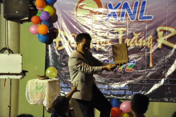 OS.XNL- Hình ảnh ĐÊM HỘI TRĂNG RẰM 2012