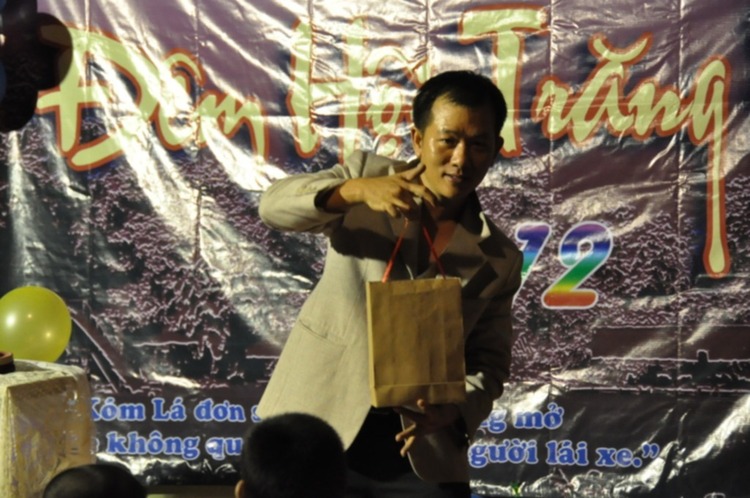 OS.XNL- Hình ảnh ĐÊM HỘI TRĂNG RẰM 2012